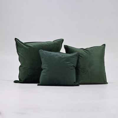 VELVET FLANGED CUSHION - DARK GREEN